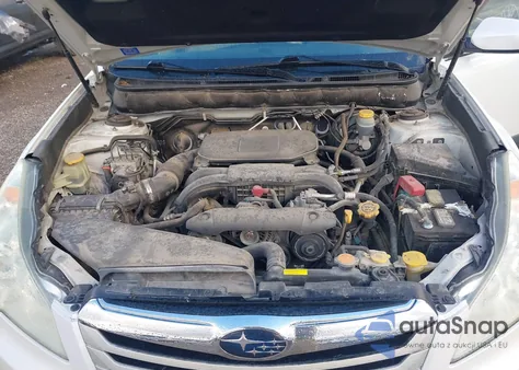 2011 Subaru Outback 2.5I Premium из США, поврежденный, VIN 4S4BRBCC8B3340543